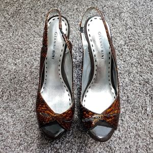 Stilletos. Snakeskin Print Leather Peeptoe Slingback Heels, Size 8M, Gianni Bini